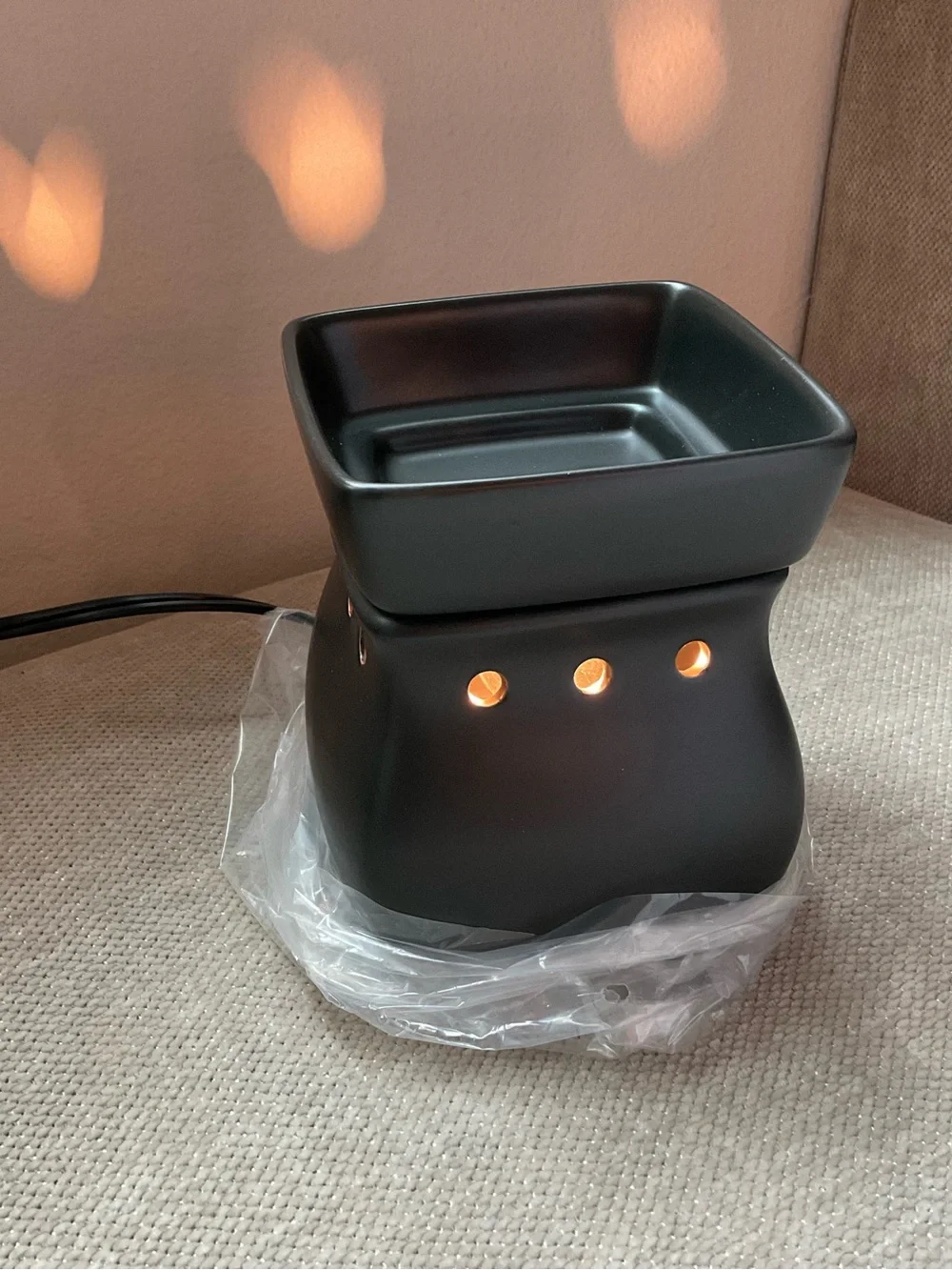 Scentsy Classic Satin Black Ceramic Electric Wax Warmer with Accent Holes